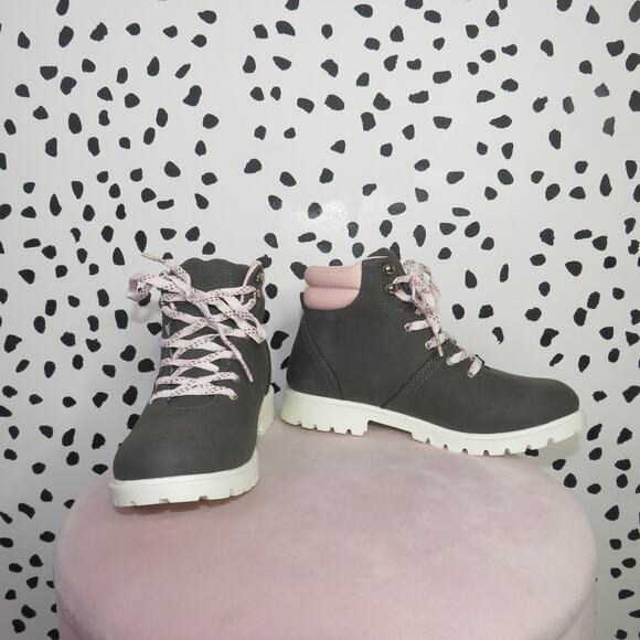 Levi’s Gray Faux Leather Padded Collar Girls Lace-Up Boots - Picture 1 of 8